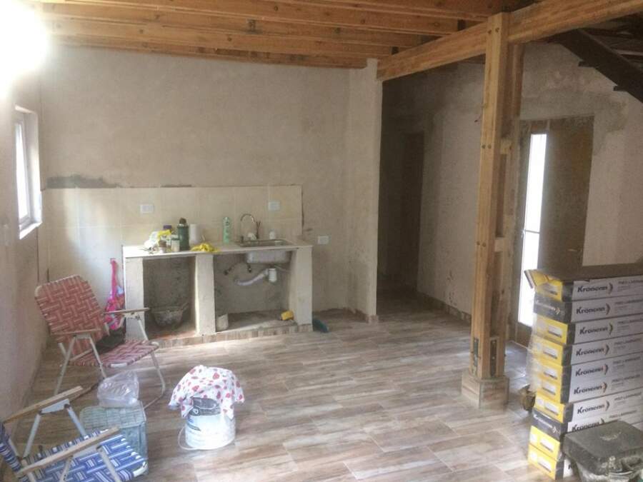 casa botellas x dentro - Salsipuedes: Terminan casa prototipo con ladrillos ecológicos