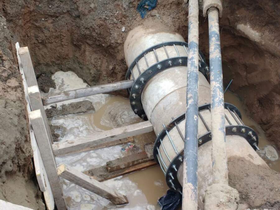 caño roto lucas v cba I - Gran parte de la ciudad seguirá sin agua hasta pasado el mediodía