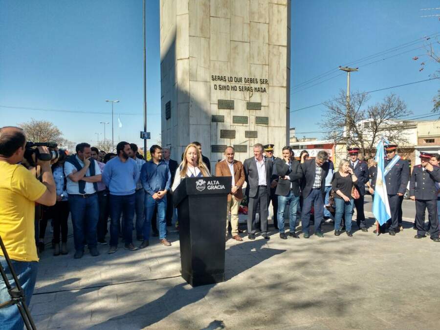 CRISTINA san martin - "Seamos libres y lo demás no importa nada": Alta Gracia conmemoró el 167º aniversario de la muerte de San Martín