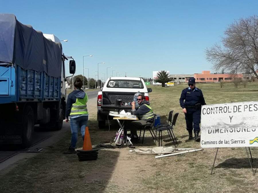 Controlan camiones de carga en el ingreso norte a la ciudad control de peso U - Controlan camiones de carga en el ingreso norte a la ciudad