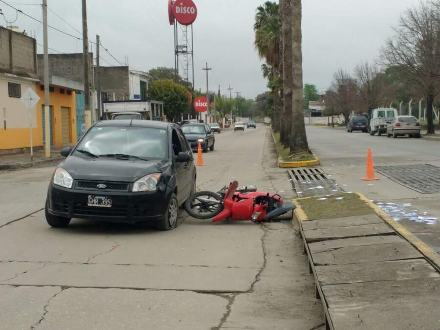 accidente ecuador y alfonsin - Boulevard Alfonsín, otra vez testigo de un accidente