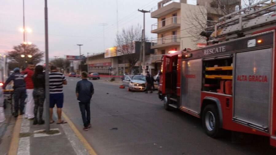 Espectacular accidente en la mañana del domingo accidente libertador godoy nuñez - Espectacular accidente en la mañana del domingo