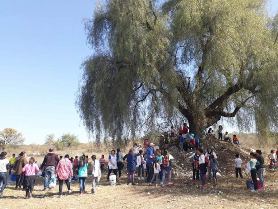 reserva la perla - Alumnos arrojaron bombas de semillas en la reserva natural de Barrio La Perla