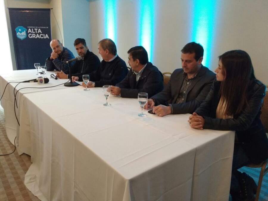 vottero torres schiaretti saieg x 2 basualdo - Schiaretti visitó Alta Gracia por obras en Ruta Provincial C-45