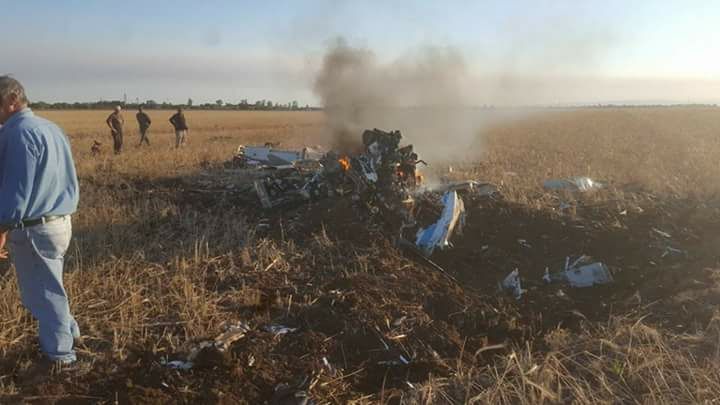 avioneta lozada - Cayó una avión en Lozada y sus tripulantes se salvaron