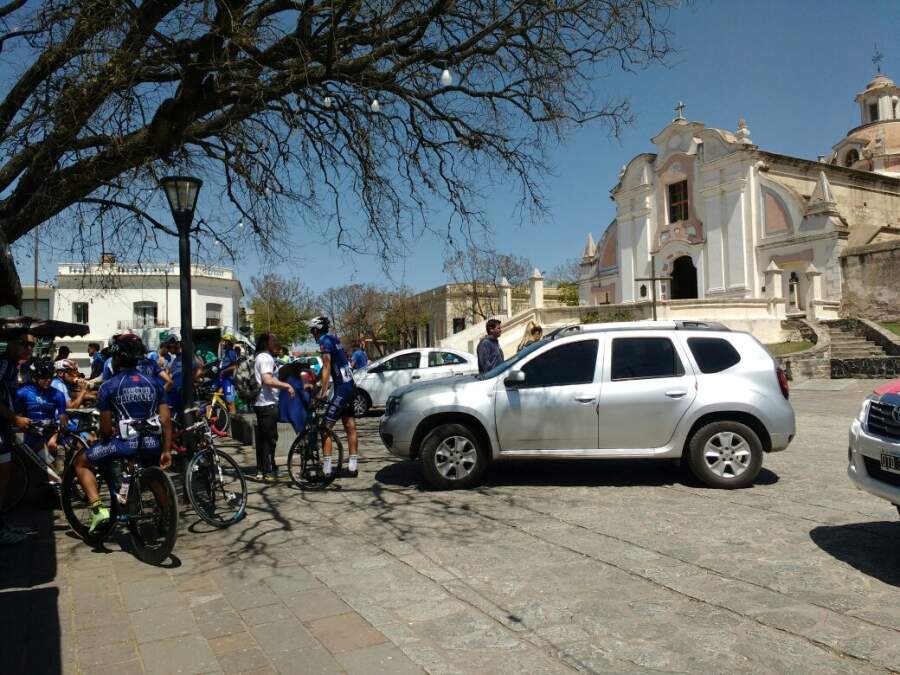 ciclistas estancia - San Juan ganó la prueba de ciclismo de los Binacionales