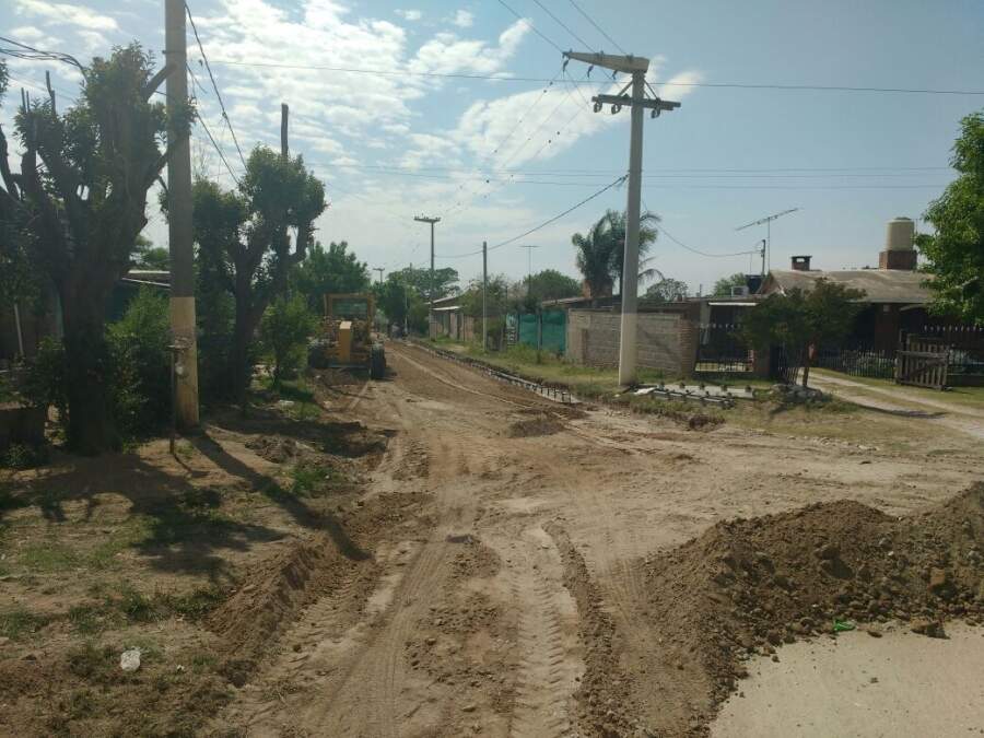cordon cuneta piquillines barrio cordoba - Barrio Córdoba: la municipalidad realiza el cordón cuneta en varias calles