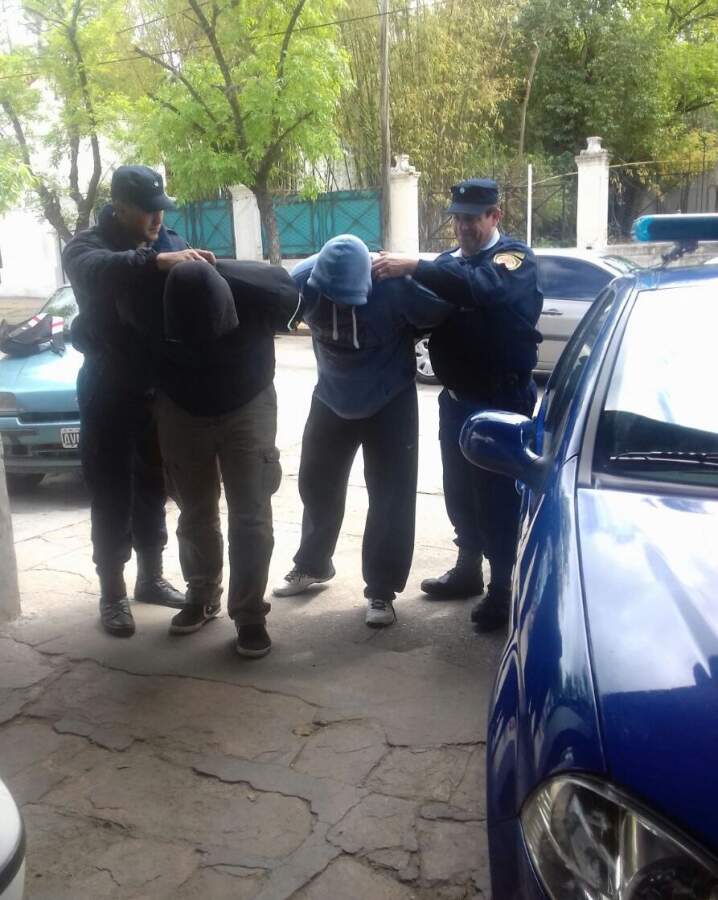 Allanamiento positivo en Villa Santa Ana detenidos inhibidor C - Allanamiento positivo en Villa Santa Ana