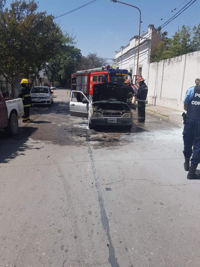 incendio alta gracia 1 - Dos automóviles se incendiaron en el Departamento Santa María