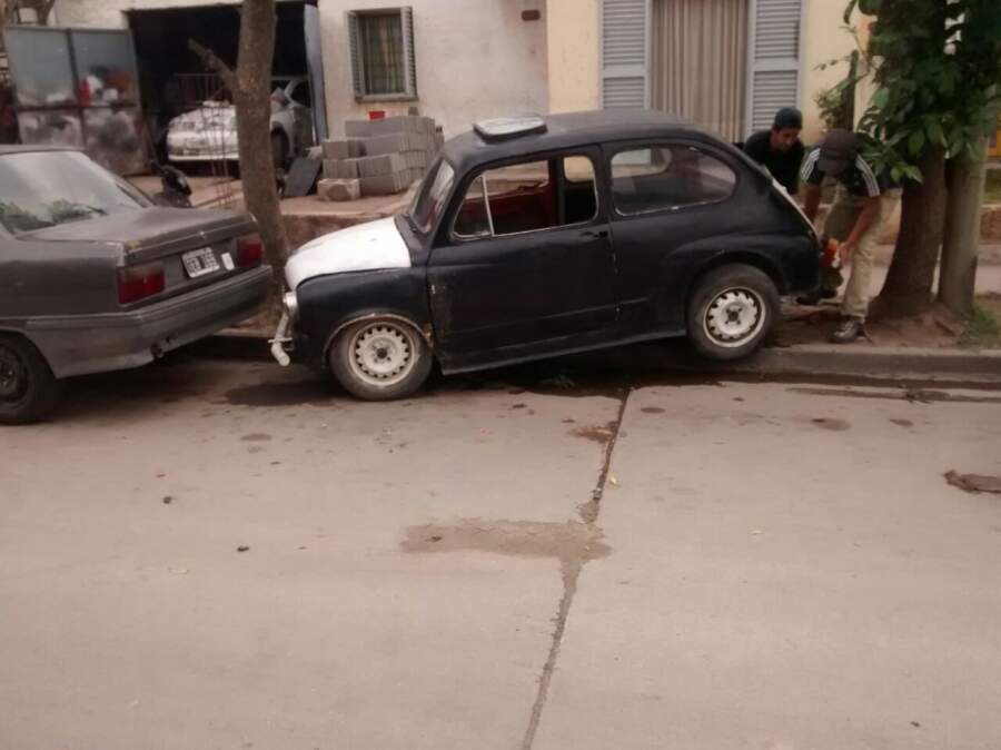 Continúa la remoción de vehículos abandonados de la vía pública REMOCION FITITO - Continúa la remoción de vehículos abandonados de la vía pública