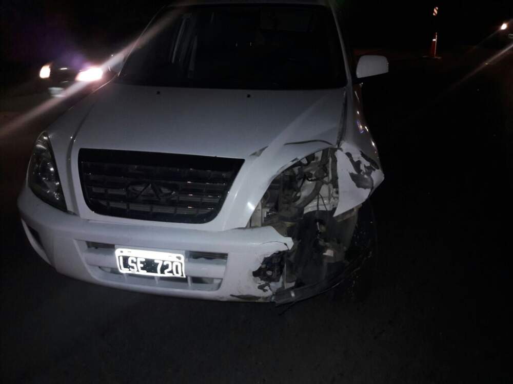 accidente anisacate camioneta - Un motociclista fracturado tras colisión en Ruta 5