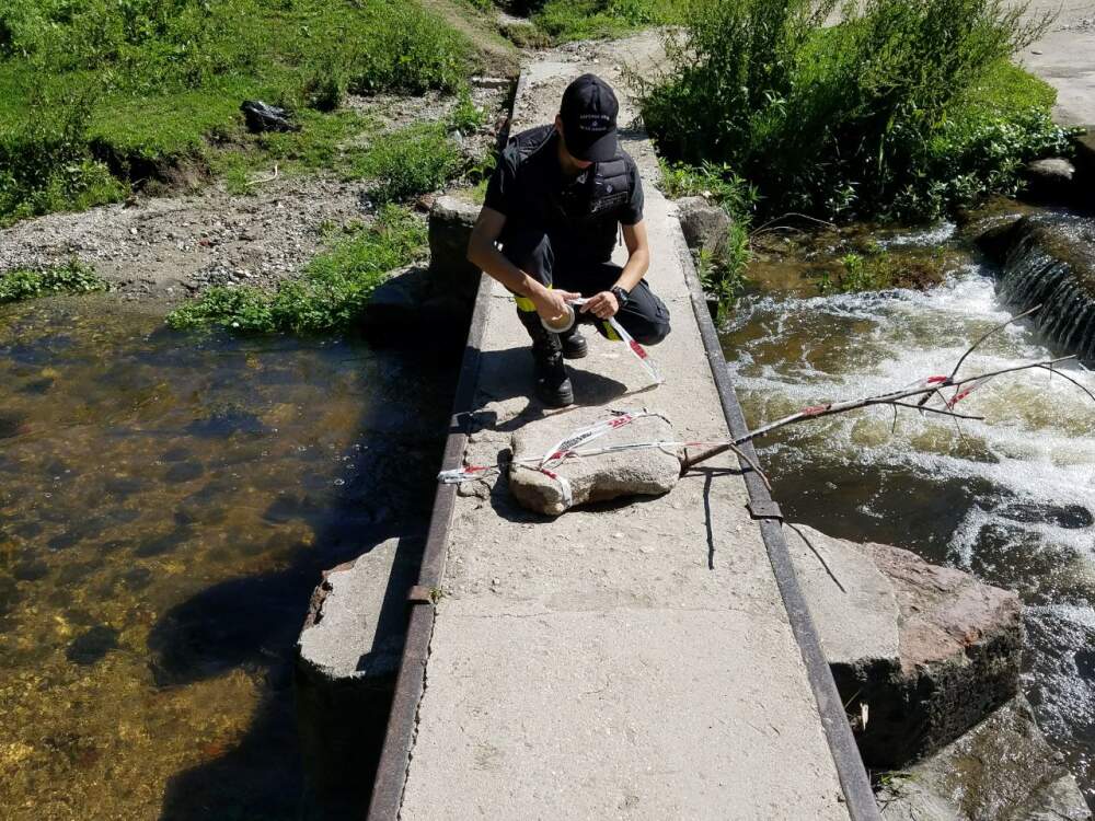 bateita defensa civil - Las pasarelas sobre el arroyo nunca fueron arregladas