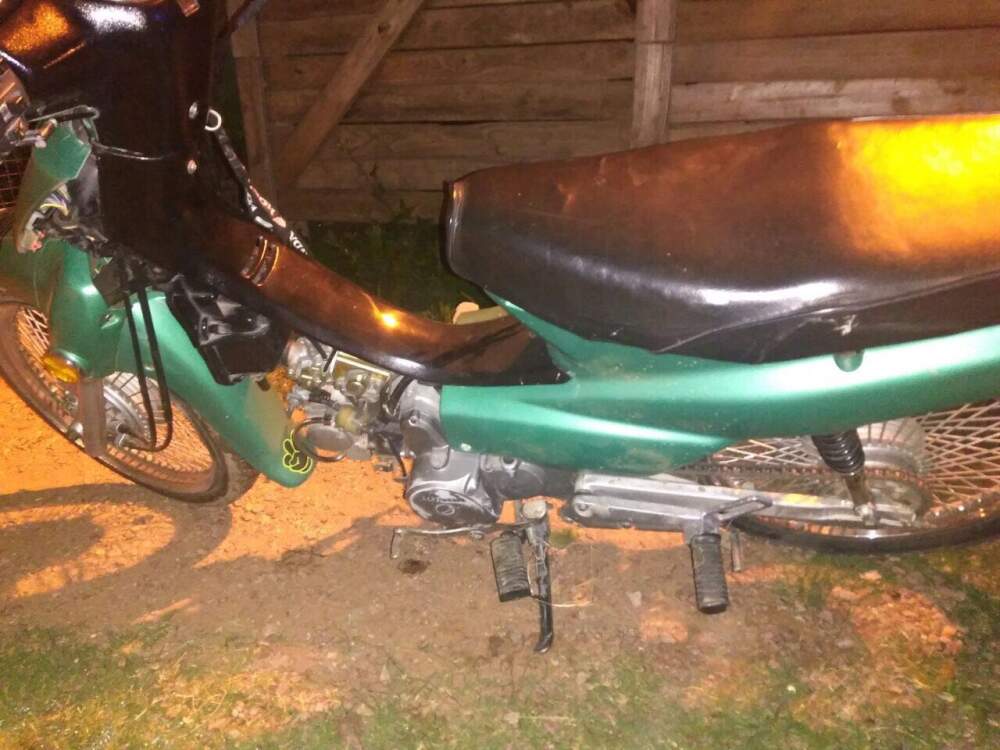 moto secuestrada barrio paravachasca - Picaba con su moto y fue detenido por violación de domicilio y daño