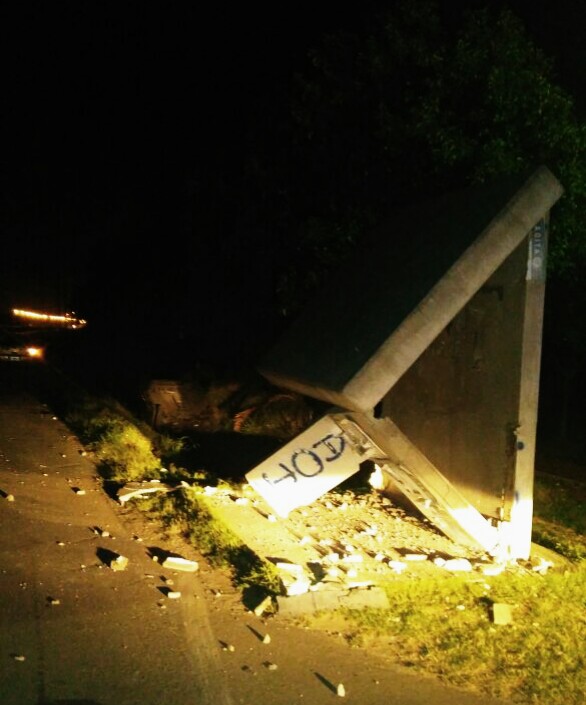 accidente garita ruta 5 - Embistió a un caballo y luego una garita sobre Ruta 5