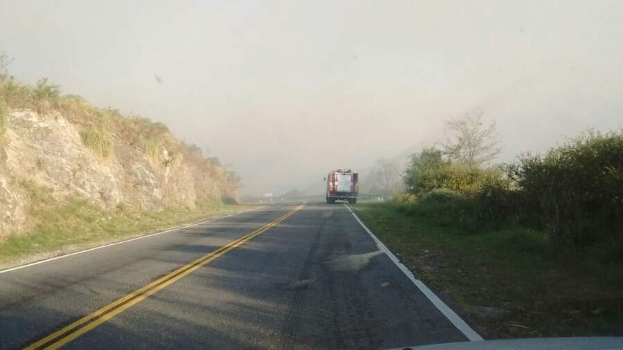 Se encuentra cortado el Camino al Observatorio debido a un incendio corte ruta E 96 incendio - Se encuentra cortado el Camino al Observatorio debido a un incendio