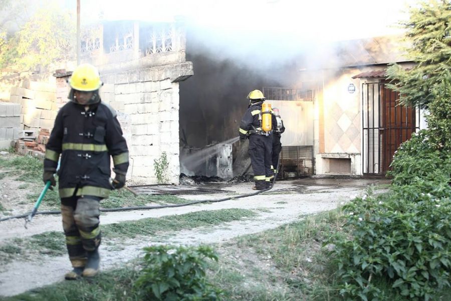 incendio barrio sur Dario Maurelli - Se quemó un galpón en barrio Poluyán