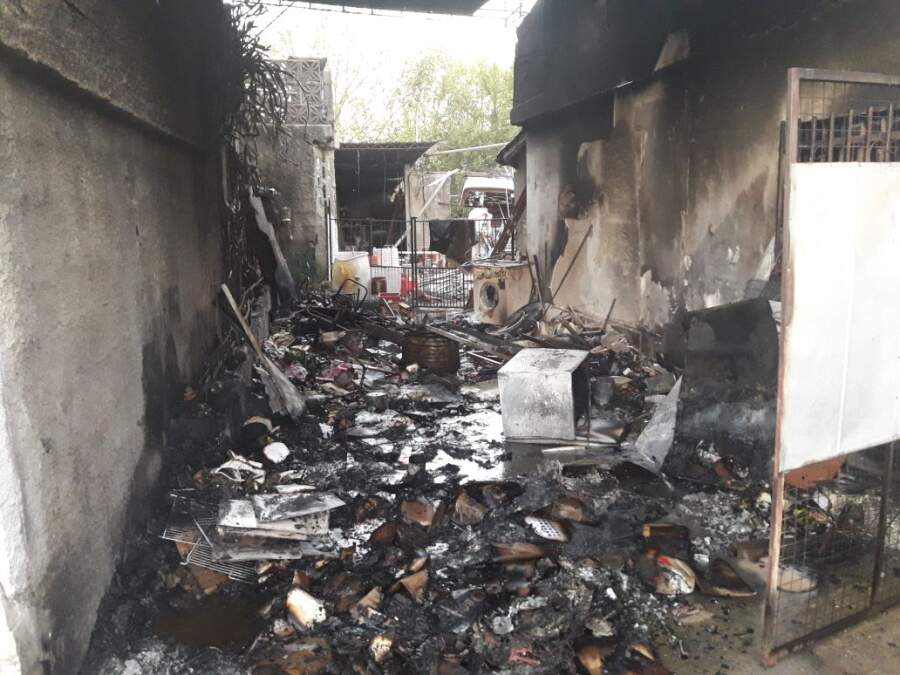 incendio poluyan - Se quemó un galpón en barrio Poluyán