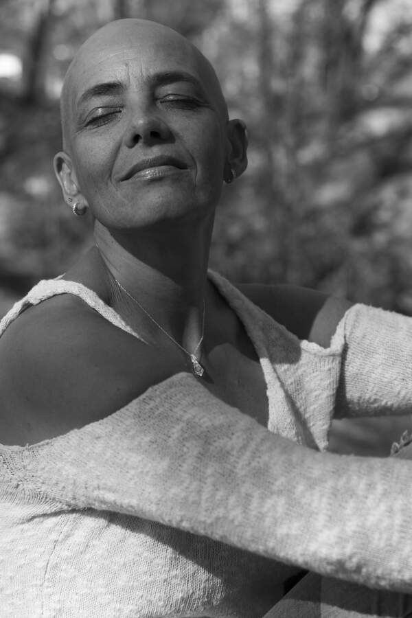 lucho urruti 3 - Retrata mujeres "reales, fuertes y bonitas"