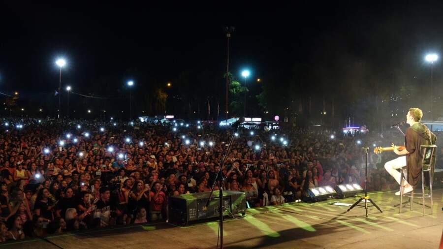 AXEL GENTE cpv - Axel endulzó la noche de Carlos Paz