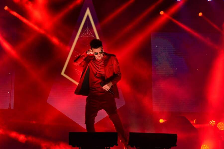 AXEL ROJO CARLOS PAZ - Axel endulzó la noche de Carlos Paz