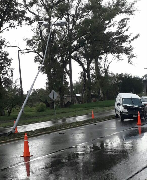 Accidente sin lesionados a metros de Rotonda Fangio accidente fangio - Accidente sin lesionados a metros de Rotonda Fangio