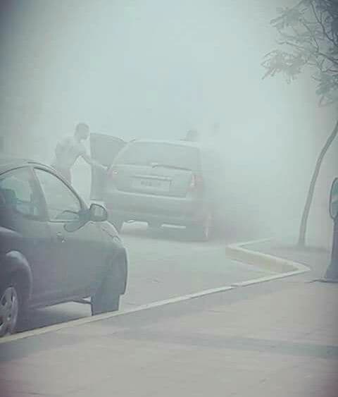 auto quemado hola mañana - Un vehículo se prendió fuego en el centro