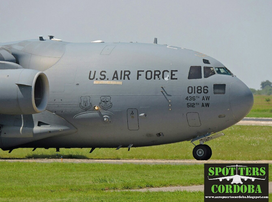 avion cba - Así aterrizó el avión militar C-17 Globemaster en Córdoba