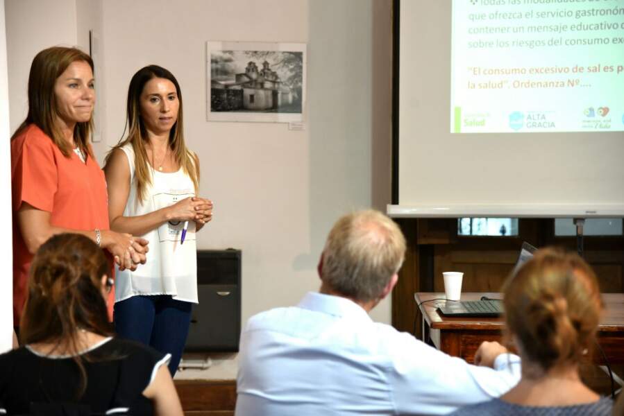 reunion gastro1 - La ciudad fortalecerá acciones para prevenir distintas enfermedades