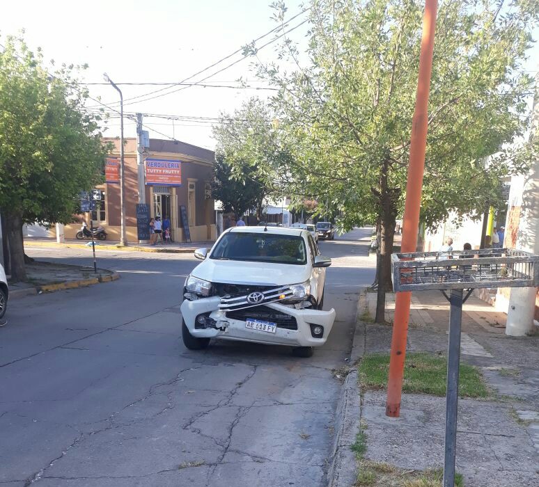 accidente mansilla camioneta blanca - Dos accidentes ocurrieron en la tarde del viernes