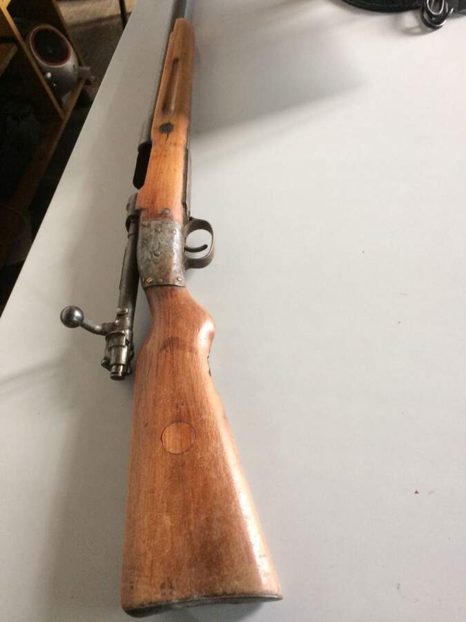 allanamiento santa teresita arma - Un hombre fue aprehendido en barrio Santa Teresita