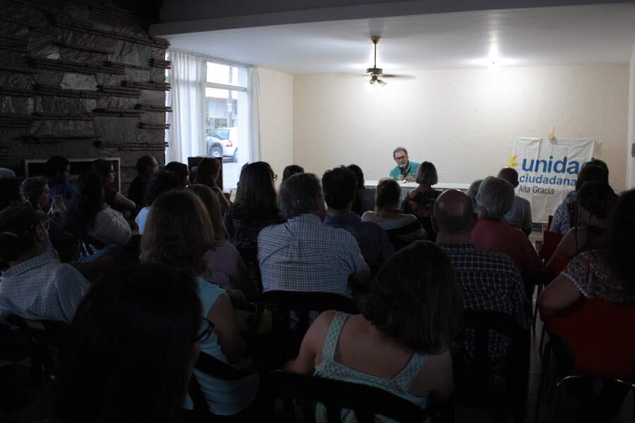 Aronskind habló sobre el ajuste en Alta Gracia aronskind charla - Aronskind habló sobre el ajuste en Alta Gracia