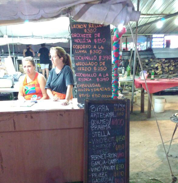 ¿Cuánto sale comer en el Encuentro Anual de Colectividades? carpa colectividades - ¿Cuánto sale comer en el Encuentro Anual de Colectividades?