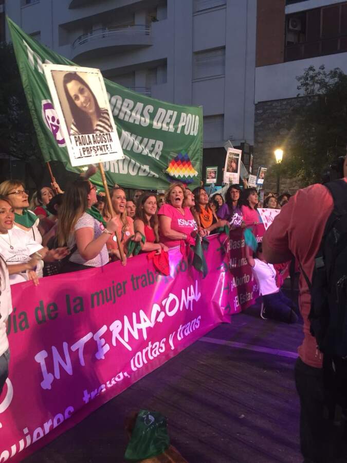 #8M: 80.000 personas marcharon por la igualdad de género en Córdoba 8M paola acosta foto vicky Iturria - #8M: 80.000 personas marcharon por la igualdad de género en Córdoba