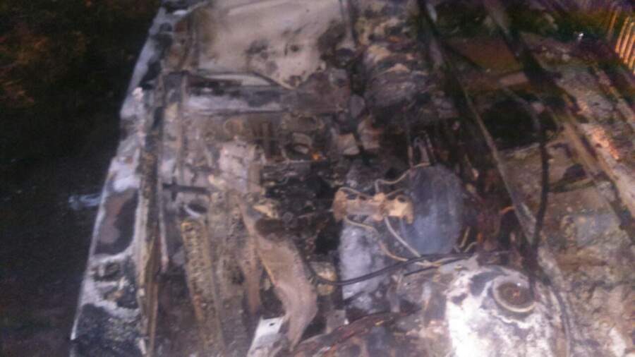 incendio saveiro motor - Se prendió fuego un vehículo en Camino 60 Cuadras