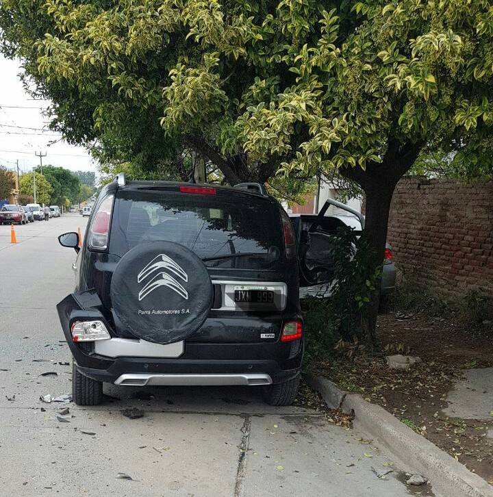 accidente malvinas - Increíble choque sin lesionados en Malvinas e Ituzaingó