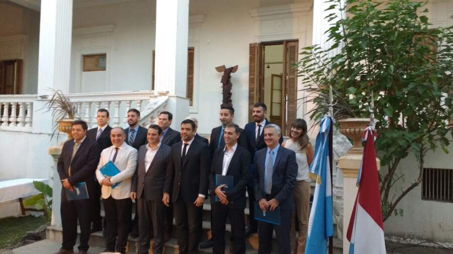 asuncion funcionarios escalera - Asumieron los nuevos funcionarios de la municipalidad de Alta Gracia