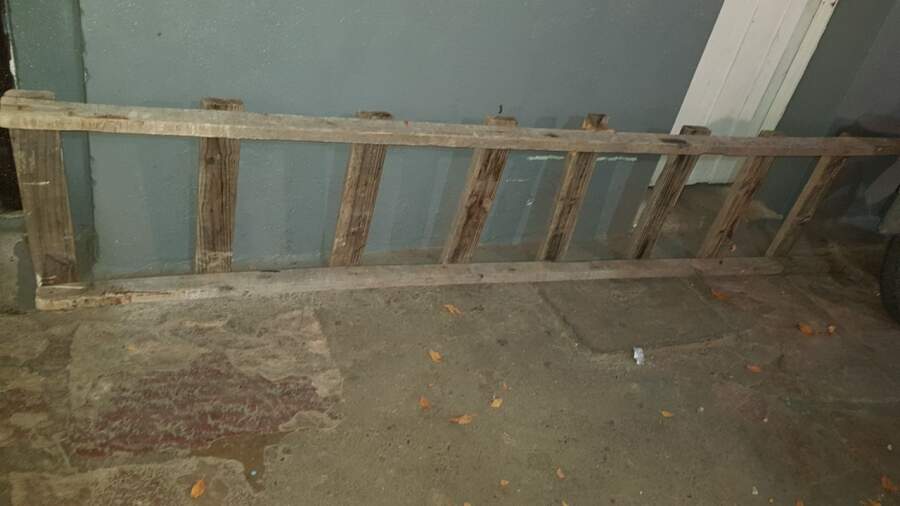 Un hombre fue detenido con varios elementos robados escalera - Un hombre fue detenido con varios elementos robados