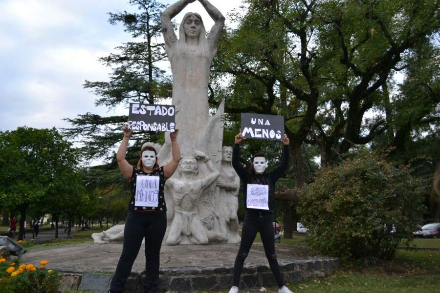 intervencion mumala I - Mumala Alta Gracia realizó una intervención en la Plaza de los Poetas