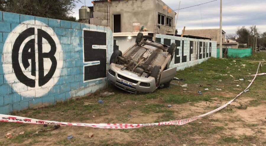 Le robaron en una "entradera", los detectaron por el celular y, tras huir a los tiros, chocaron choque tiroteo fuga - Le robaron en una "entradera", los detectaron por el celular y, tras huir a los tiros, chocaron