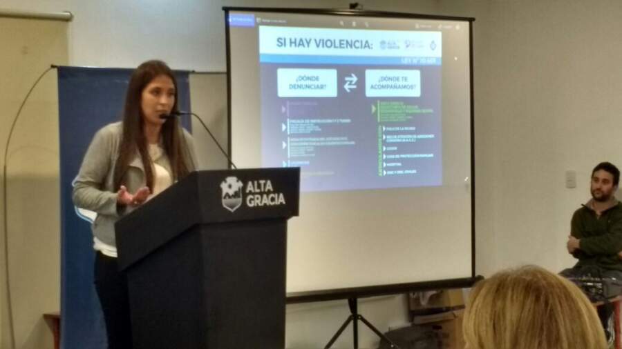 Alicia Pregno: "Nuestro desafío es que las propias mujeres interpreten el tema de género" protocolo daniela ferrari - Alicia Pregno: "Nuestro desafío es que las propias mujeres interpreten el tema de género"