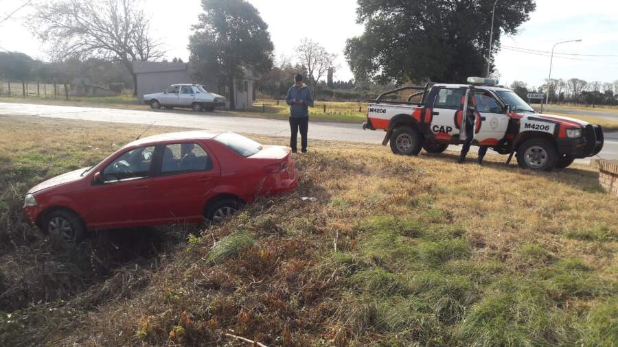 accidente sienna malagueño - Una pareja herida tras despiste en Malagueño
