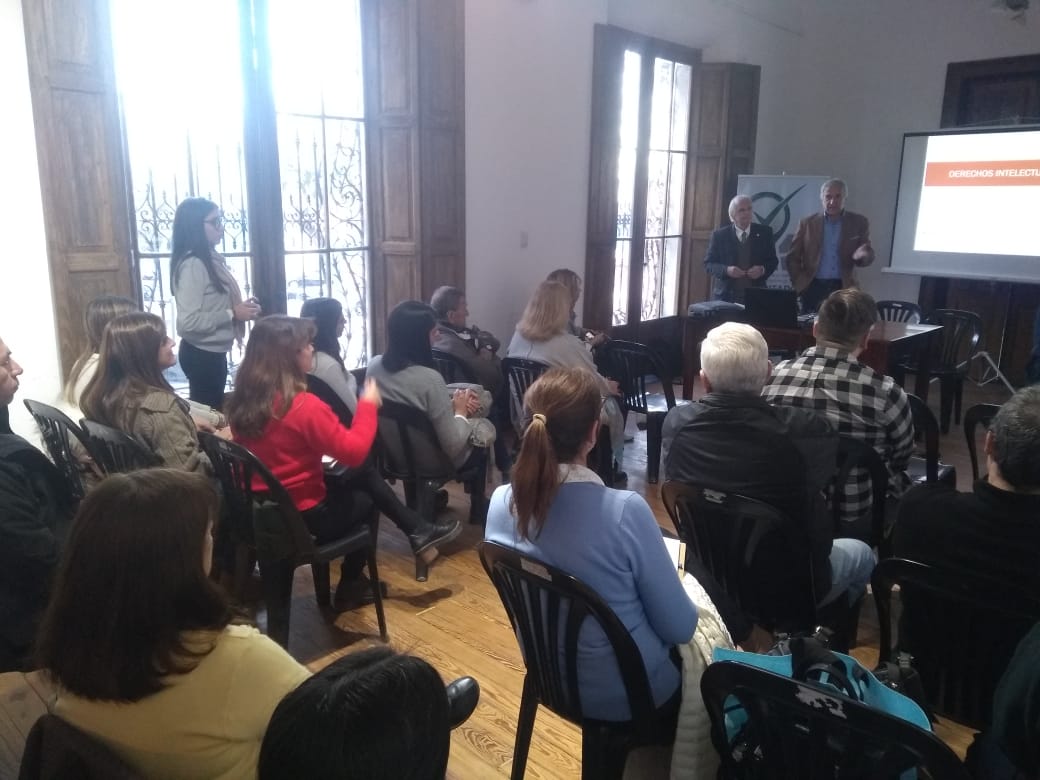Se realizó una charla sobre “Derechos Intelectuales” derechos intelectuales 3 - Se realizó una charla sobre “Derechos Intelectuales”