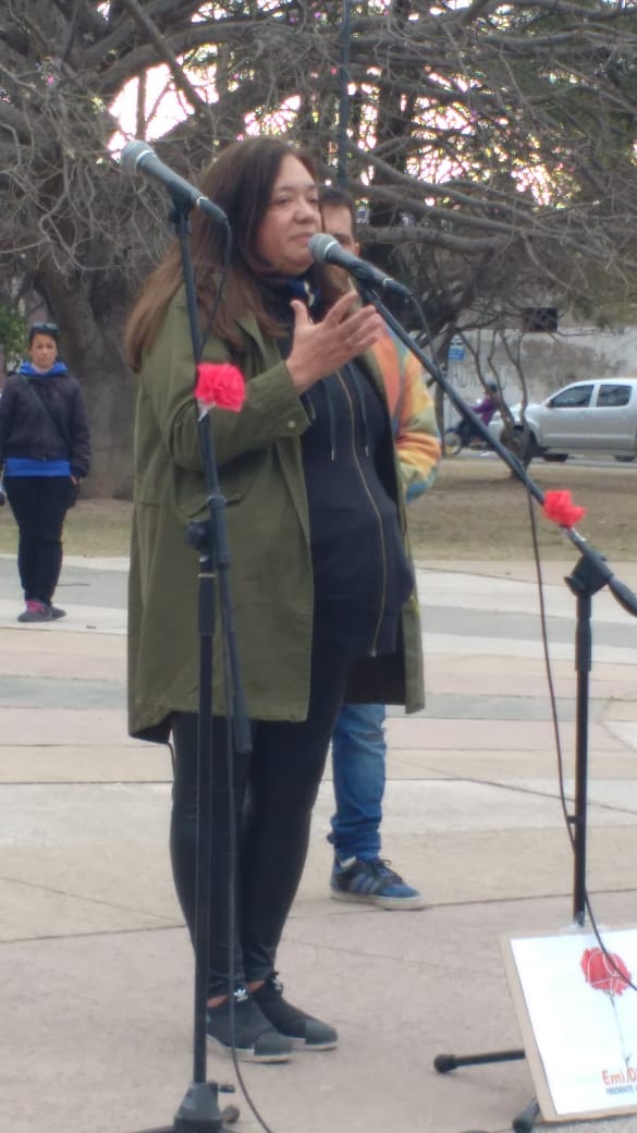 estatua emi silvia - Inauguraron la estatua de Emi D´Ambra en el Anfiteatro de La Memoria