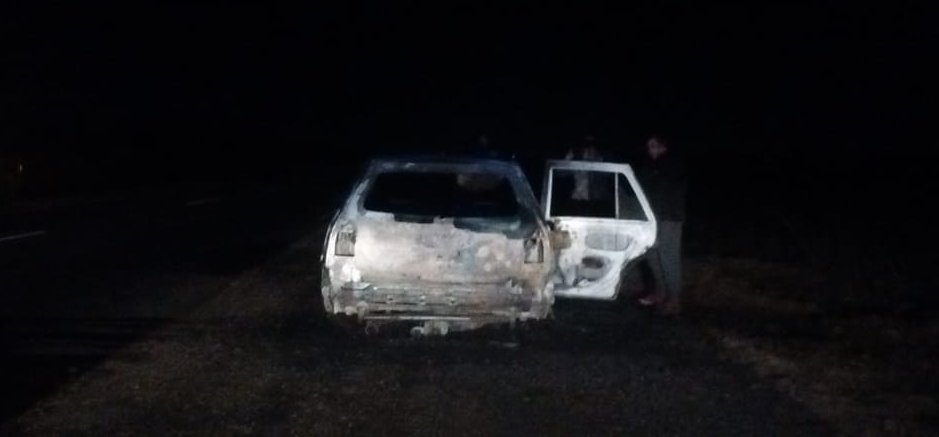 Se incendió un vehículo sobre Ruta C-45 incendio auto gol E - Se incendió un vehículo sobre Ruta C-45