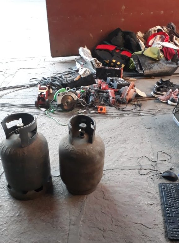 La policía recuperó varios elementos robados y aprehendió a dos sujetos robo villas ciudad de america E - La policía recuperó varios elementos robados y aprehendió a dos sujetos