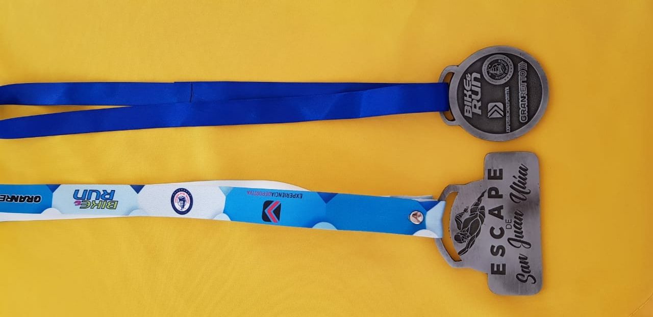 franco medallas e1536003240508 - Novillo obtuvo buenas marcas en la travesía "Escape de San Juan de Ulúa" en México