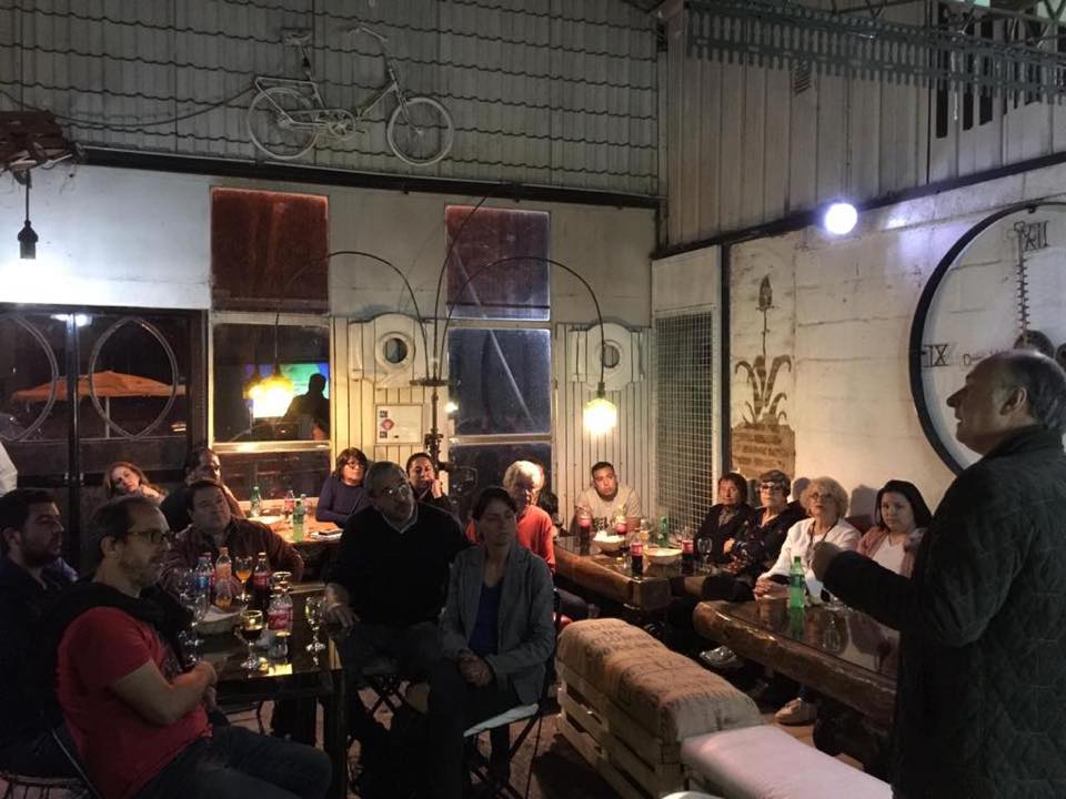 acastelo libro anisacate - Accastello presentó libro y afirmó que están trabajando en la unión del peronismo cordobés