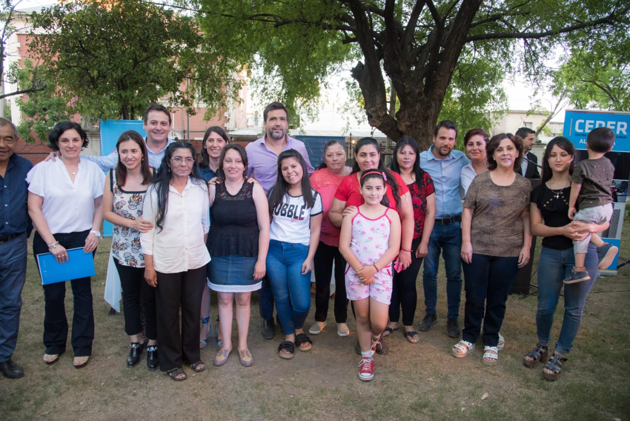 Se entregaron los certificados de los cursos de formación profesional entrega certificados ceder - Se entregaron los certificados de los cursos de formación profesional