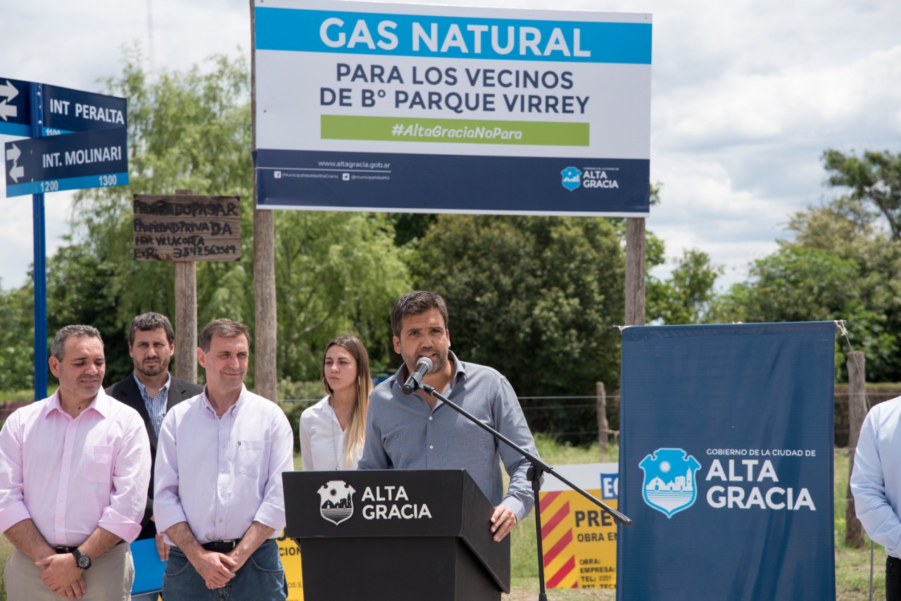 inicio de obra gas natural 1 - Iniciaron las obras para el abastecimiento de gas natural a distintos barrios