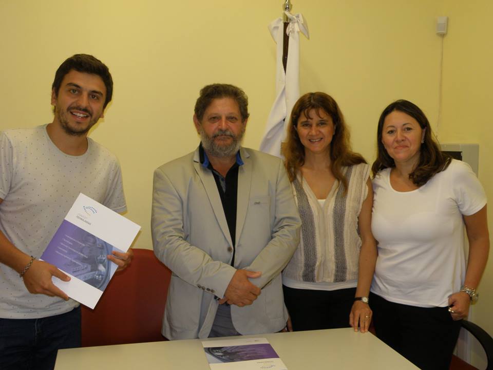 Ecoinclusión podrá usar la licencia del CONICET para los ecoladrillos Conicet y ecoinclusion - Ecoinclusión podrá usar la licencia del CONICET para los ecoladrillos